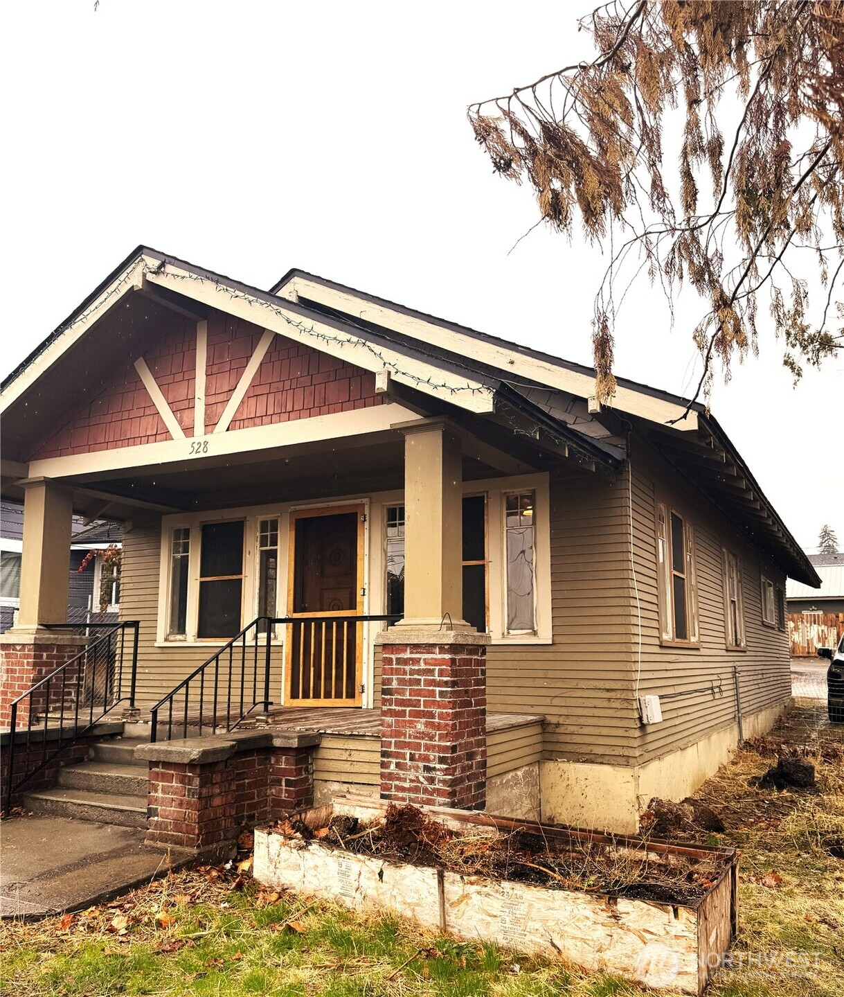 528 Cascade Street Wenatchee, WA 98801 - Photo 2 of 16 Gallery Image 2