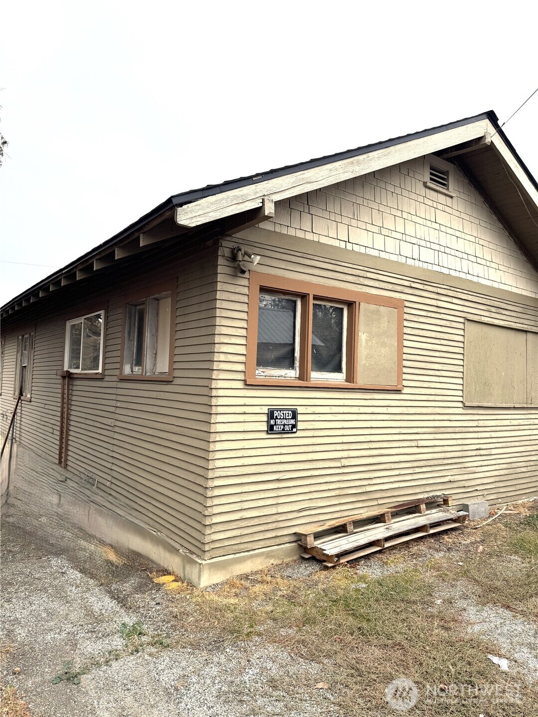 528 Cascade Street Wenatchee, WA 98801 - Photo 3 of 16 Gallery Image 3