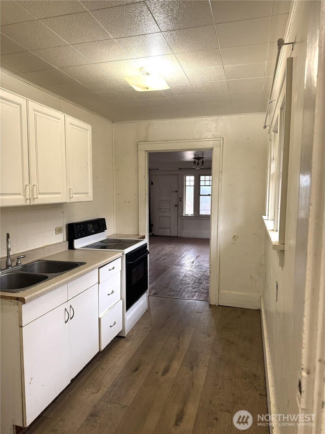 528 Cascade Street Wenatchee, WA 98801 - Photo 6 of 16 Gallery Image 6