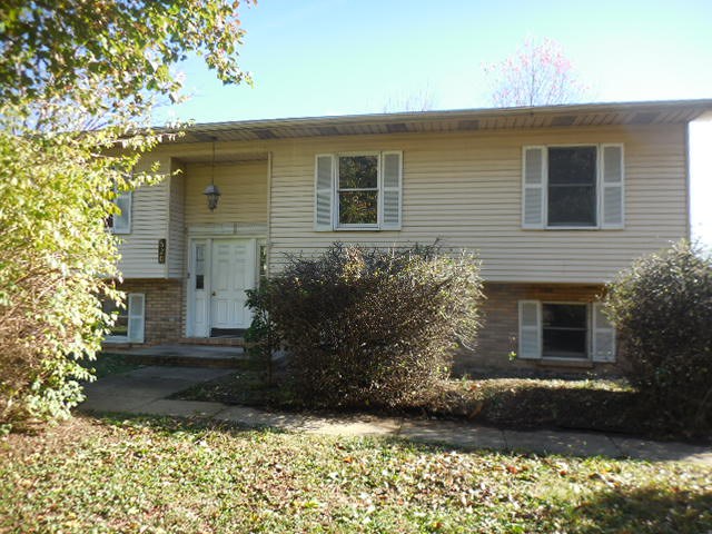 620 South Burkhardt Road Evansville, IN 47715 - Photo 1 of 19 Gallery Image 1