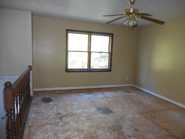 620 South Burkhardt Road Evansville, IN 47715 - Photo 3 of 19 Gallery Image 3