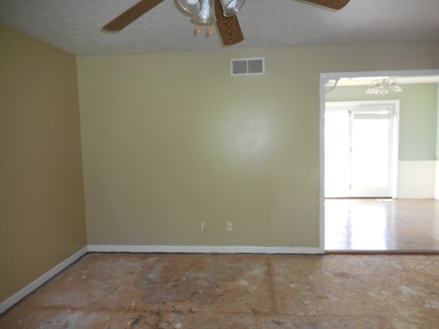 620 South Burkhardt Road Evansville, IN 47715 - Photo 4 of 19 Gallery Image 4