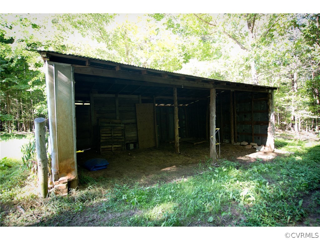 9361 West Bunker Hill Road Rice, VA 23966 - Photo 34 of 39 a view of a backyard of the house