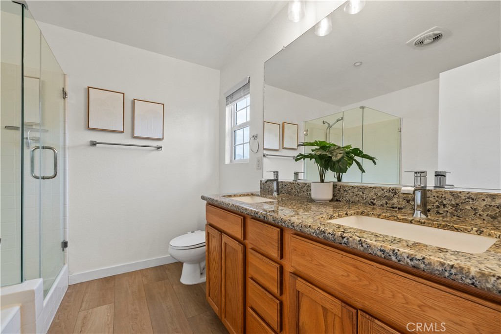 7331 Shelby Place, Unit 76 Rancho Cucamonga, CA 91739 - Photo 23 of 39 Primary bathroom