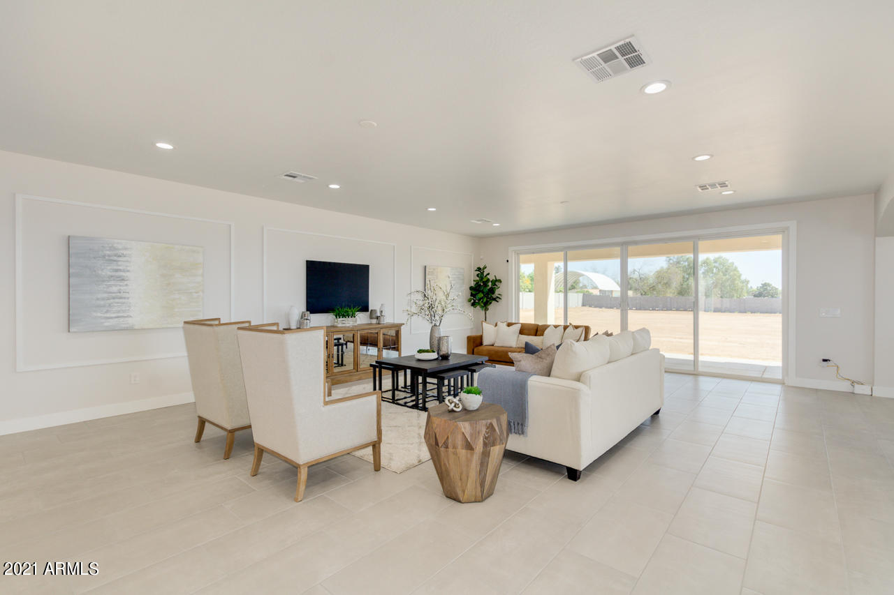 6605 North Citrus Road Waddell, AZ 85355 - Photo 12 of 46 Living room