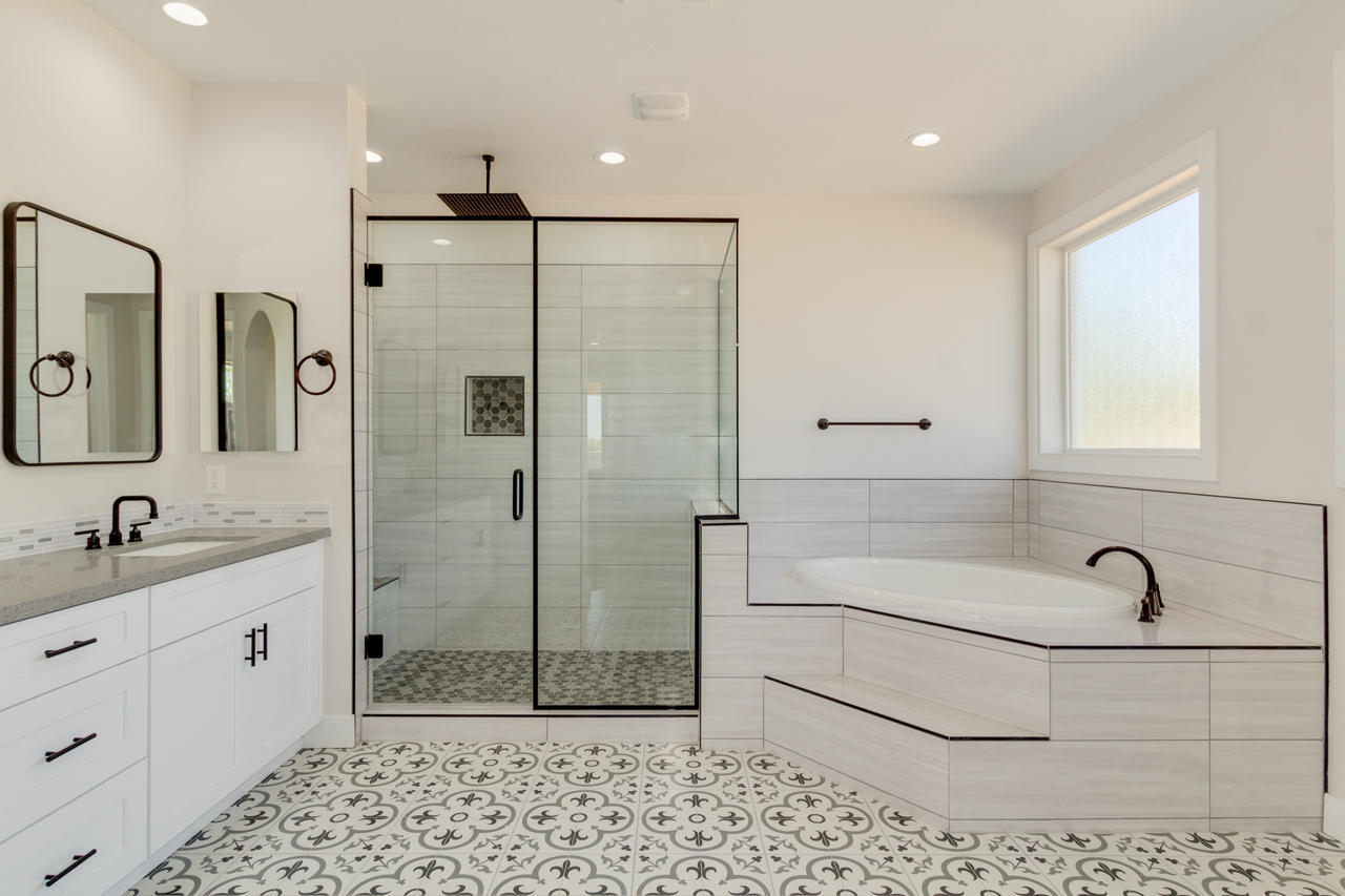 6605 North Citrus Road Waddell, AZ 85355 - Photo 26 of 46 Owner's bathroom retreat