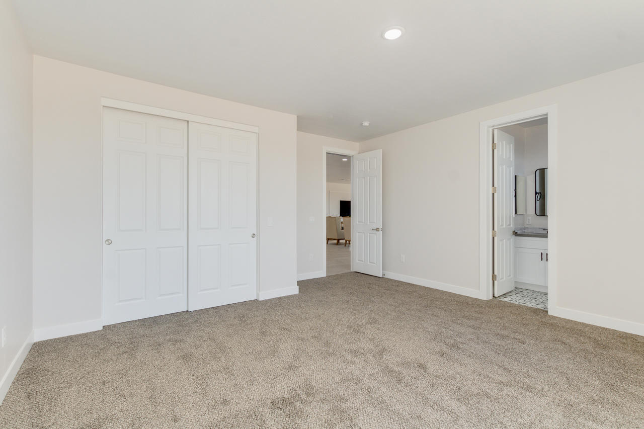6605 North Citrus Road Waddell, AZ 85355 - Photo 30 of 46 In-law suite