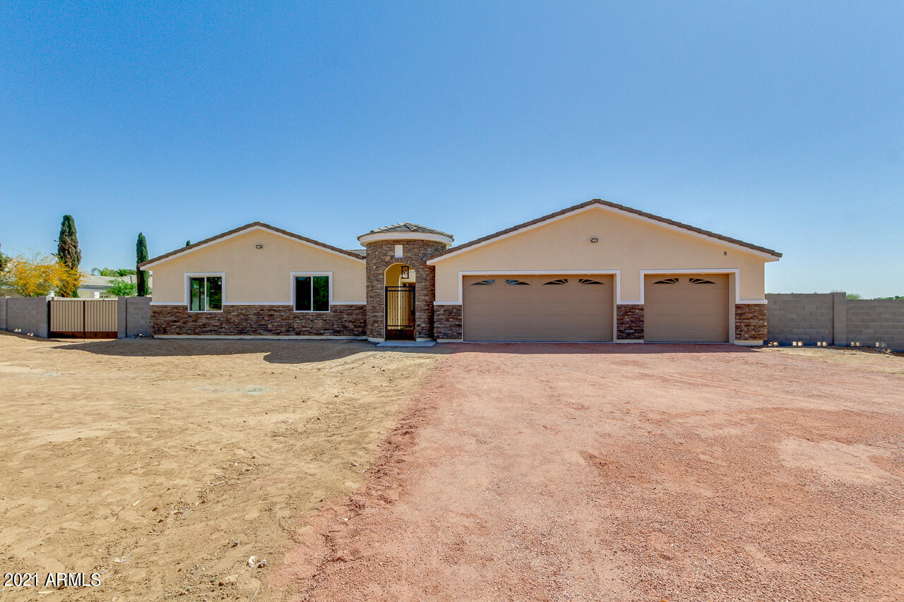 6605 North Citrus Road Waddell, AZ 85355 - Photo 9 of 46 3 car garage