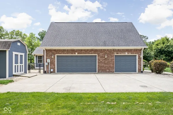 $539,000 | 5695 North Red Oak Drive, Greenfield, IN 46140
