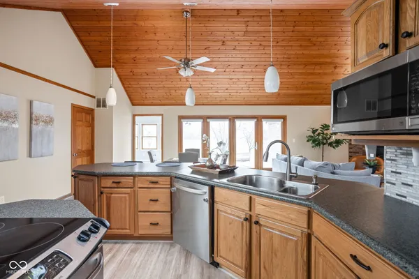 $539,000 | 5695 North Red Oak Drive, Greenfield, IN 46140