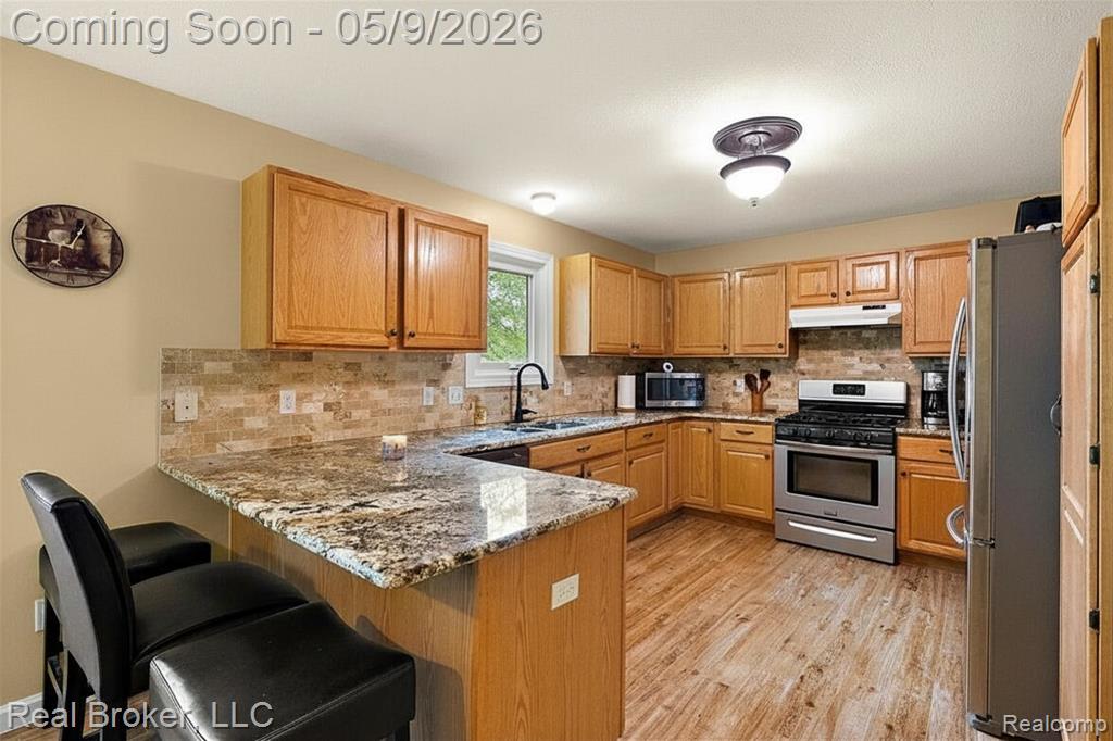 1111 Elk Run Howell, MI 48843 - Photo 8 of 60