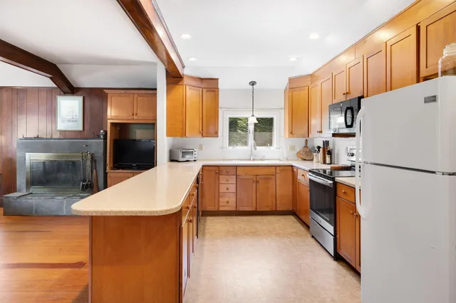 $1,175,000 | 89 Swift Avenue, Osterville, MA 02655