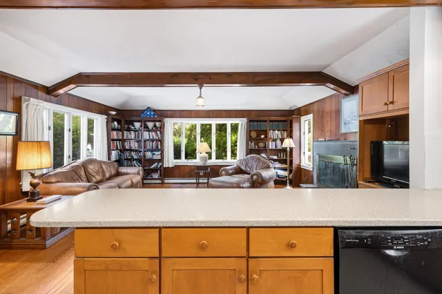 $1,175,000 | 89 Swift Avenue, Osterville, MA 02655