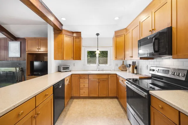 $1,175,000 | 89 Swift Avenue, Osterville, MA 02655