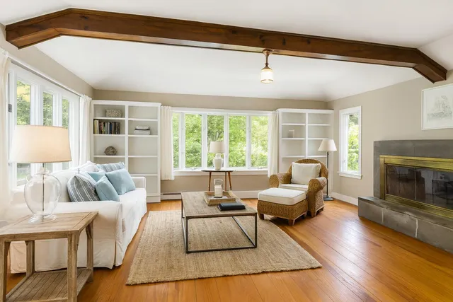 $1,175,000 | 89 Swift Avenue, Osterville, MA 02655