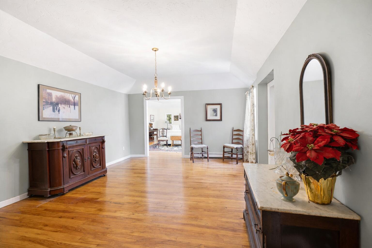 89 Swift Avenue Osterville, MA 02655 - Photo 32 of 57 89 Swift Dining Gray