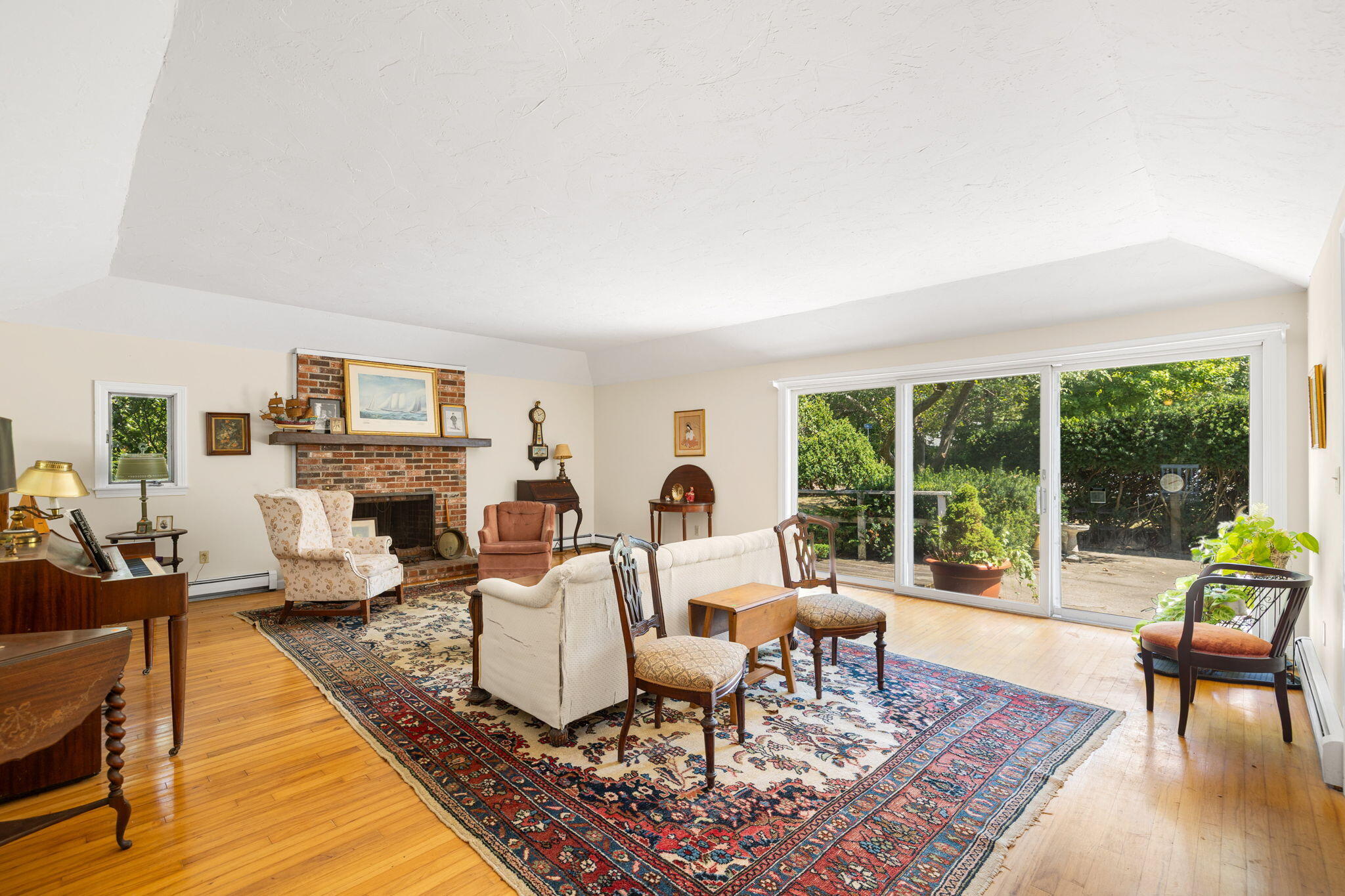 89 Swift Avenue Osterville, MA 02655 - Photo 35 of 57 Living Room