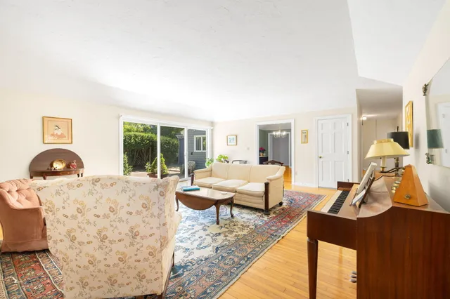 $1,175,000 | 89 Swift Avenue, Osterville, MA 02655