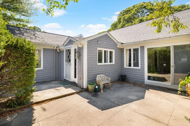 $1,175,000 | 89 Swift Avenue, Osterville, MA 02655