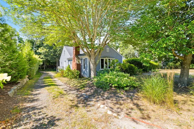 $1,175,000 | 89 Swift Avenue, Osterville, MA 02655