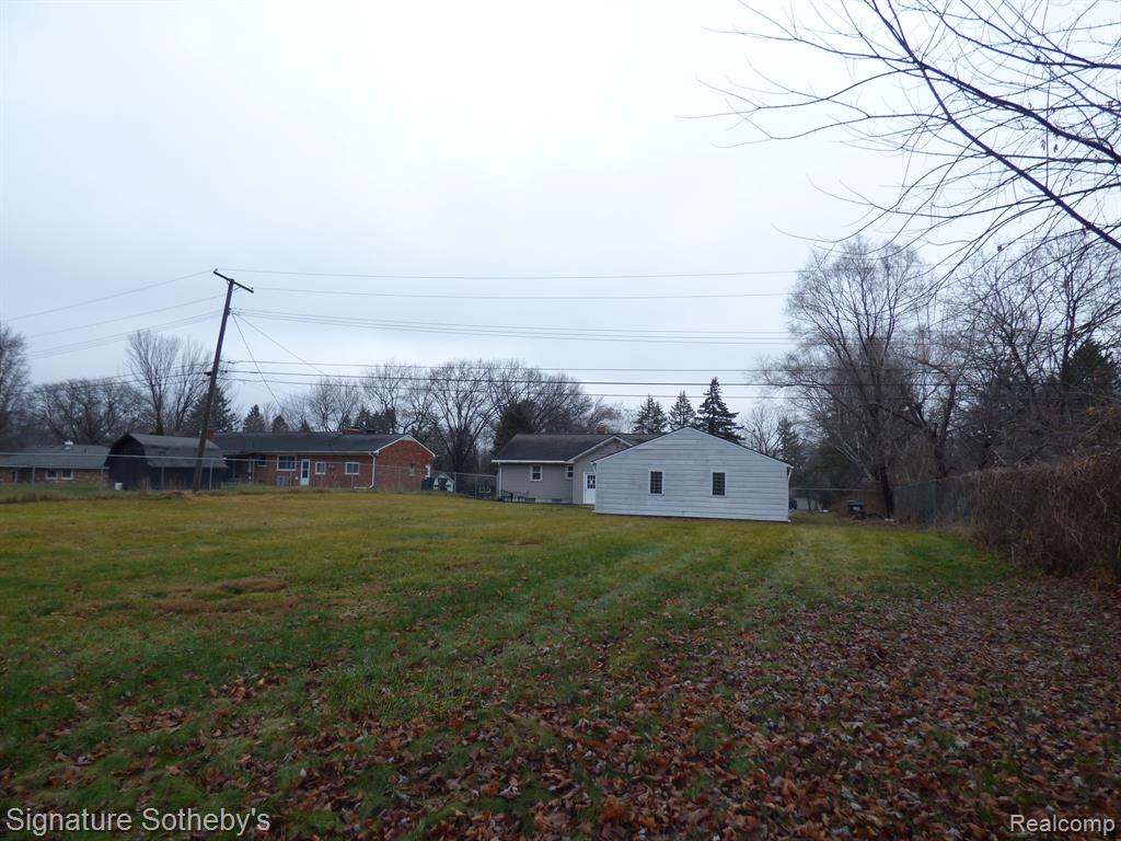 183 Texas Avenue Rochester Hills, MI 48309 - Photo 31 of 34