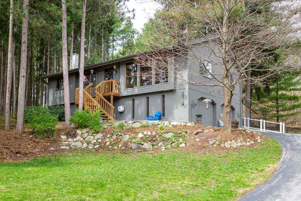 10719 Center Road Traverse City, MI 49686 - Photo 18 of 37 1866344-17.JPG