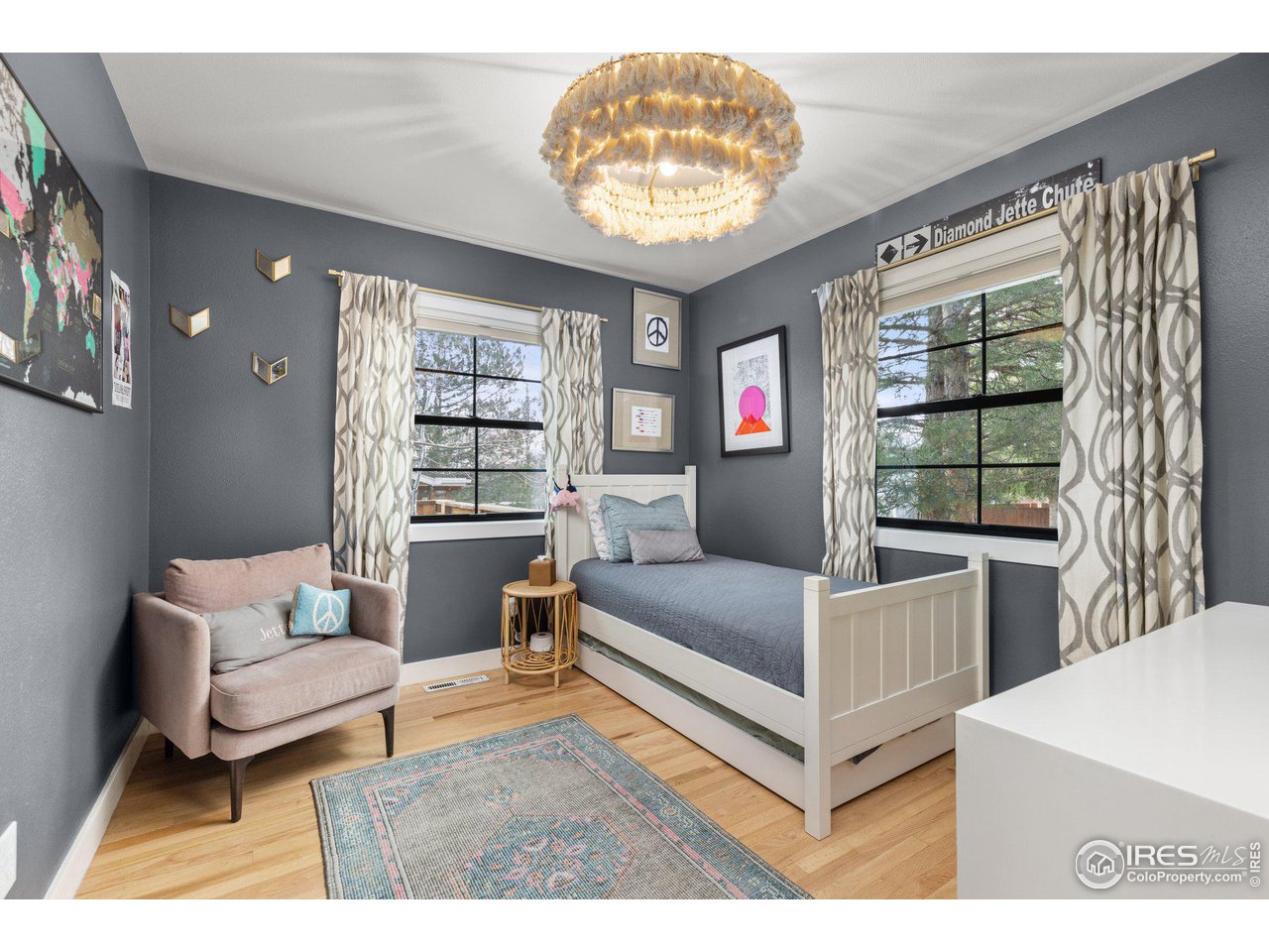 2685 Stephens Road Boulder, CO 80305 - Photo 20 of 40 a living room with furniture and a large window