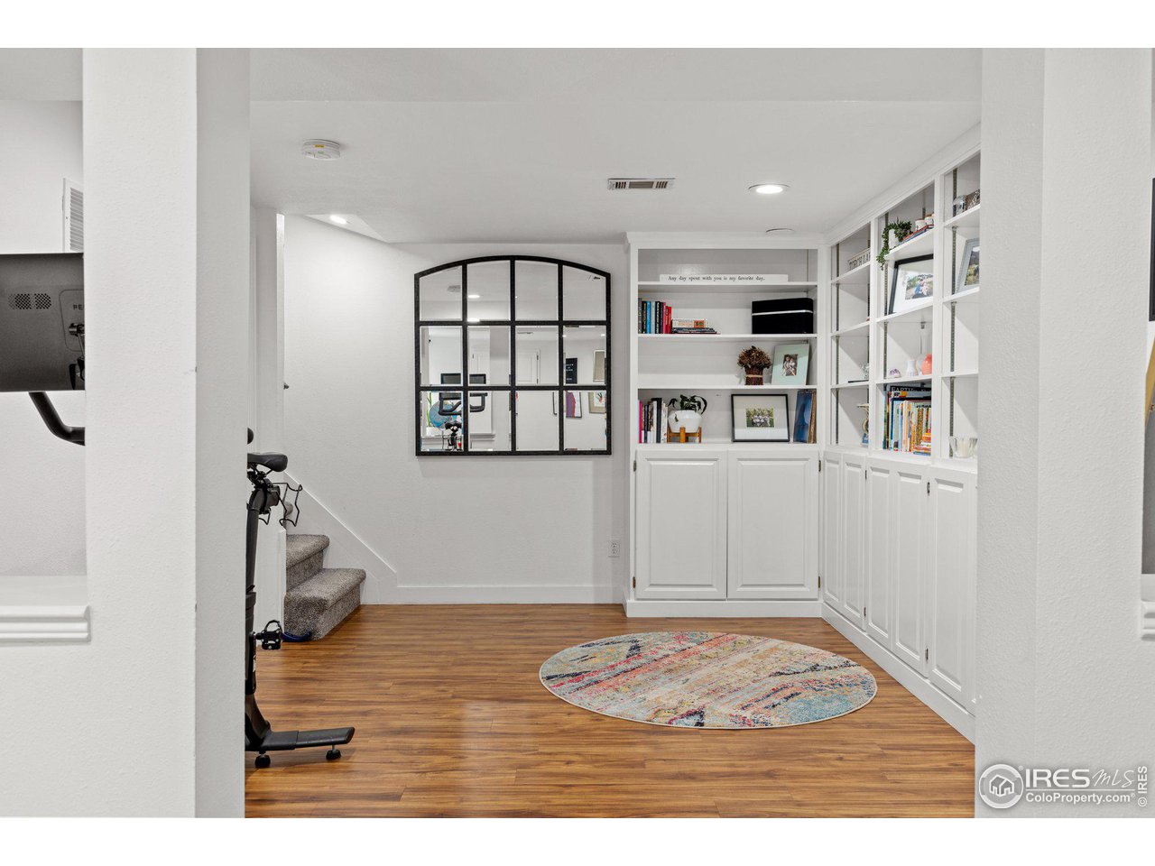 2685 Stephens Road Boulder, CO 80305 - Photo 26 of 40 a living room with furniture