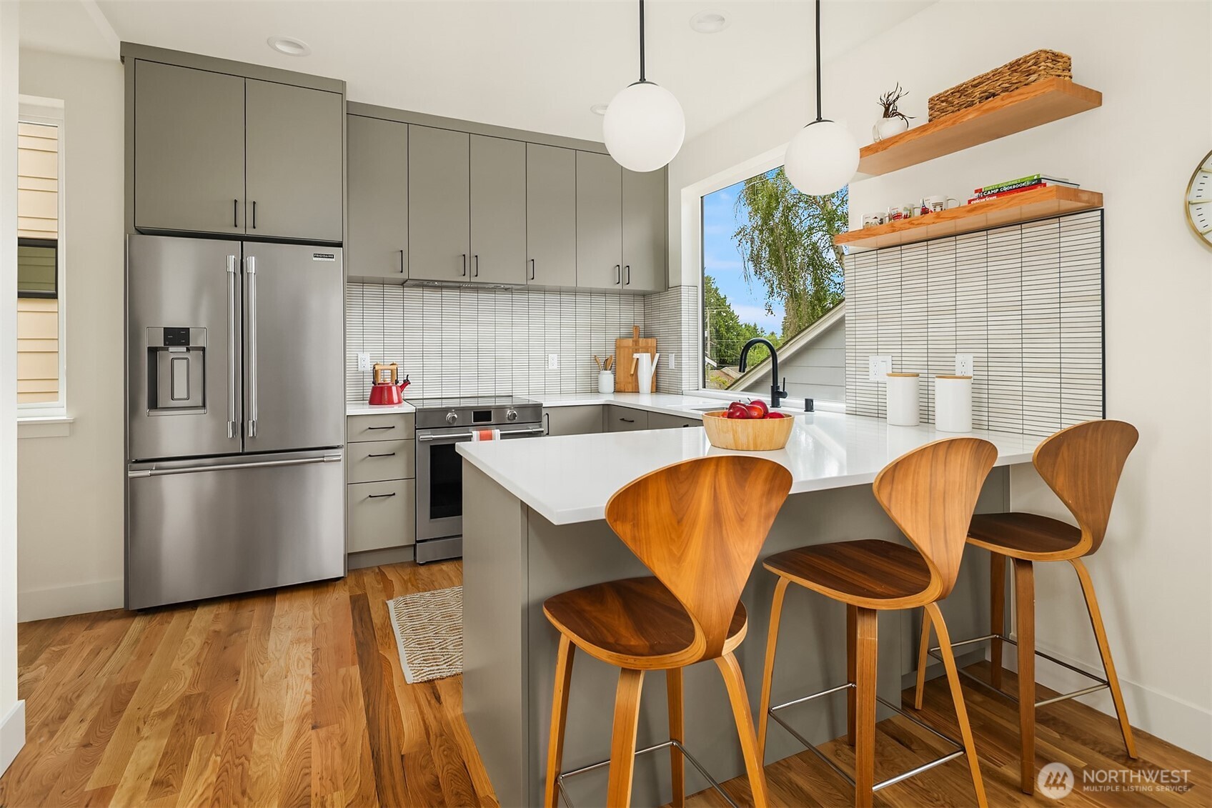 4353 Southwest Willow Street Seattle, WA 98136 - Photo 7 of 35
