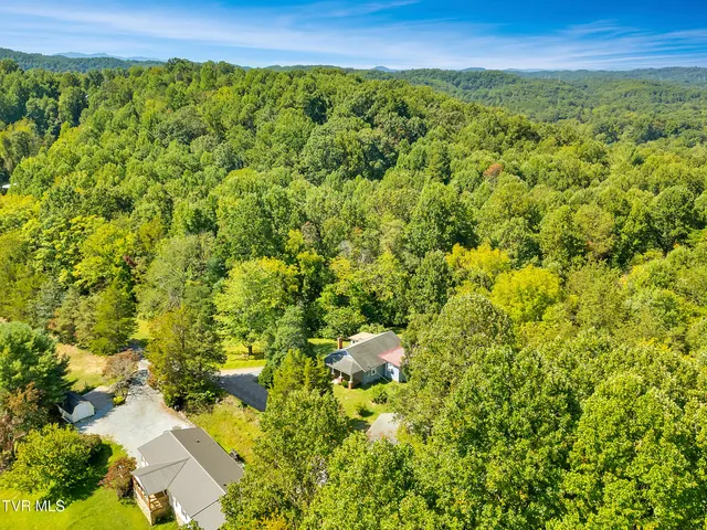 $288,000 | 313 Richards Lane, Bluff City, TN 37618