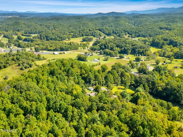 $288,000 | 313 Richards Lane, Bluff City, TN 37618