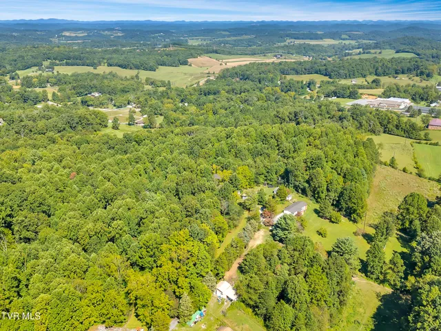 $288,000 | 313 Richards Lane, Bluff City, TN 37618