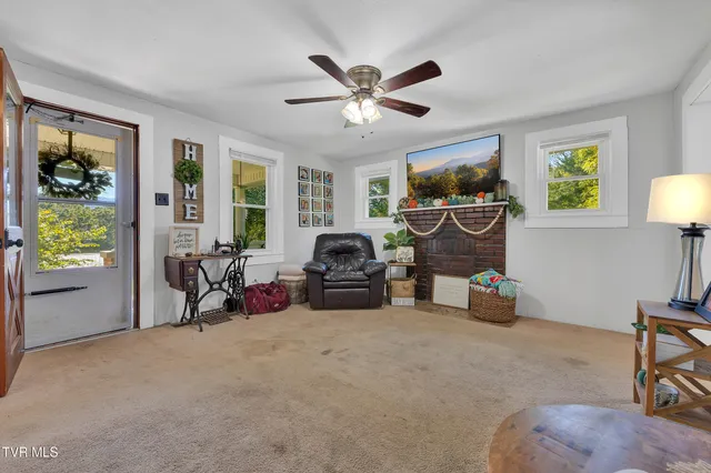 $288,000 | 313 Richards Lane, Bluff City, TN 37618