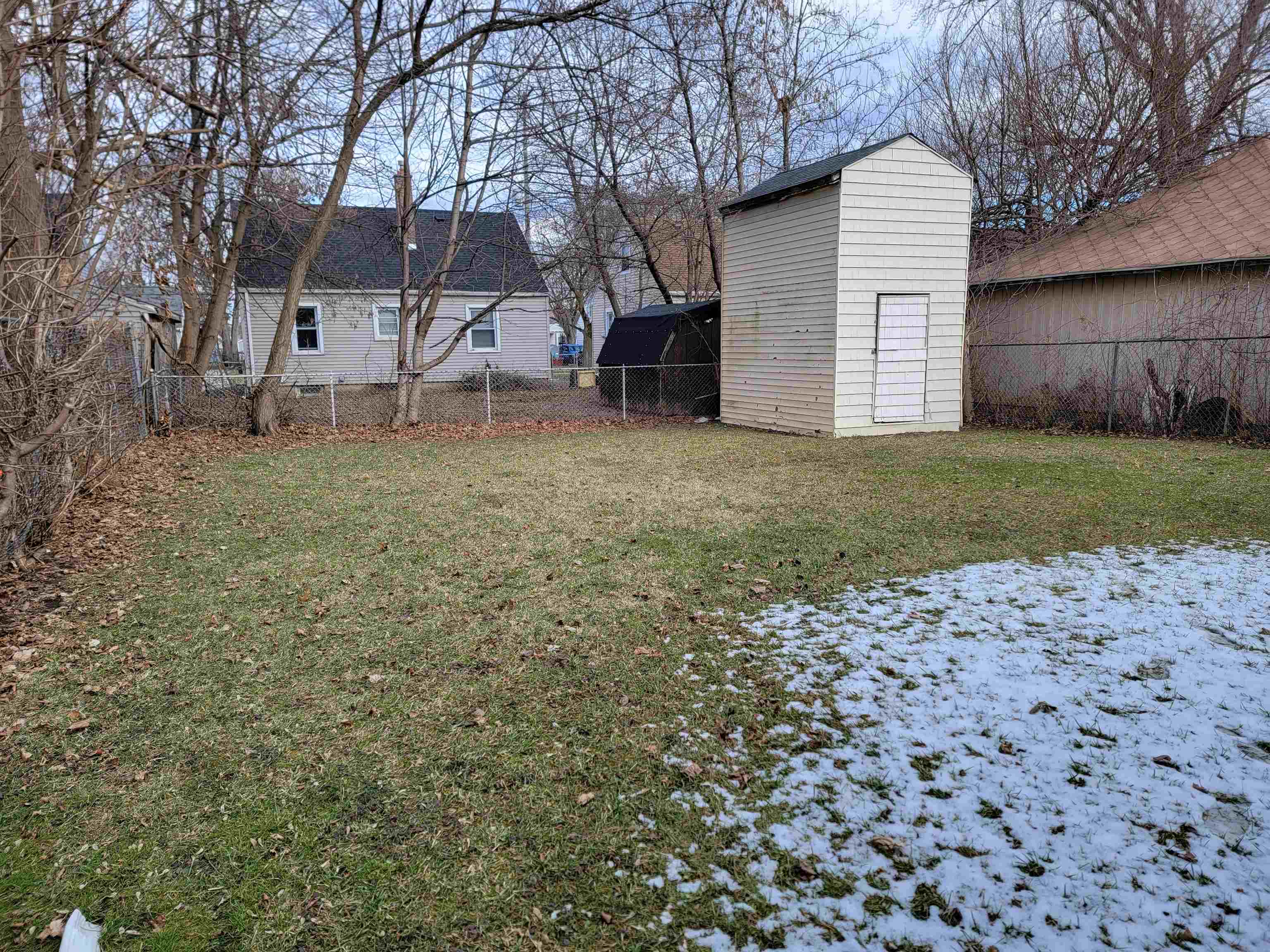 730 West Atherton Road Flint, MI 48507 - Photo 8 of 30 50134086-d15bf5fc-4dc4-4b88-9b15-e07244116b61.JPG