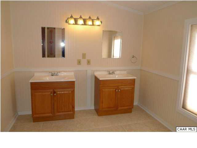 2034 North Boston Road Troy, VA 22974 - Photo 13 of 32 Master bath has double vanities