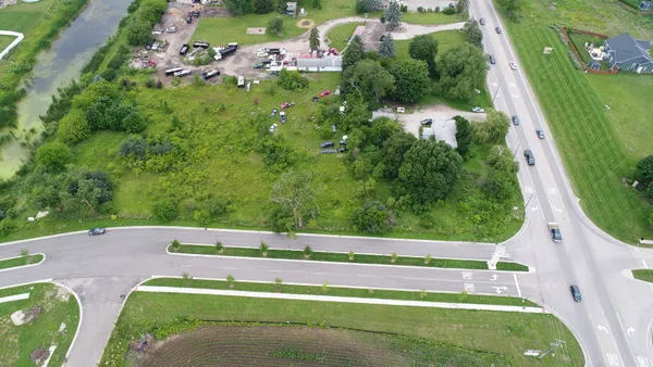 $499,000 | 3301 Highway 20, Elgin, IL 60124