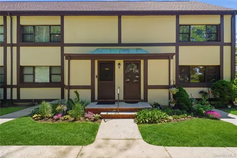 $355,000 | 286 Cherry Valley Avenue, Unit A2, Garden City, NY 11530