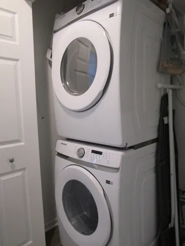 $259,900 | 306 Harmony Drive, North Aurora, IL 60542