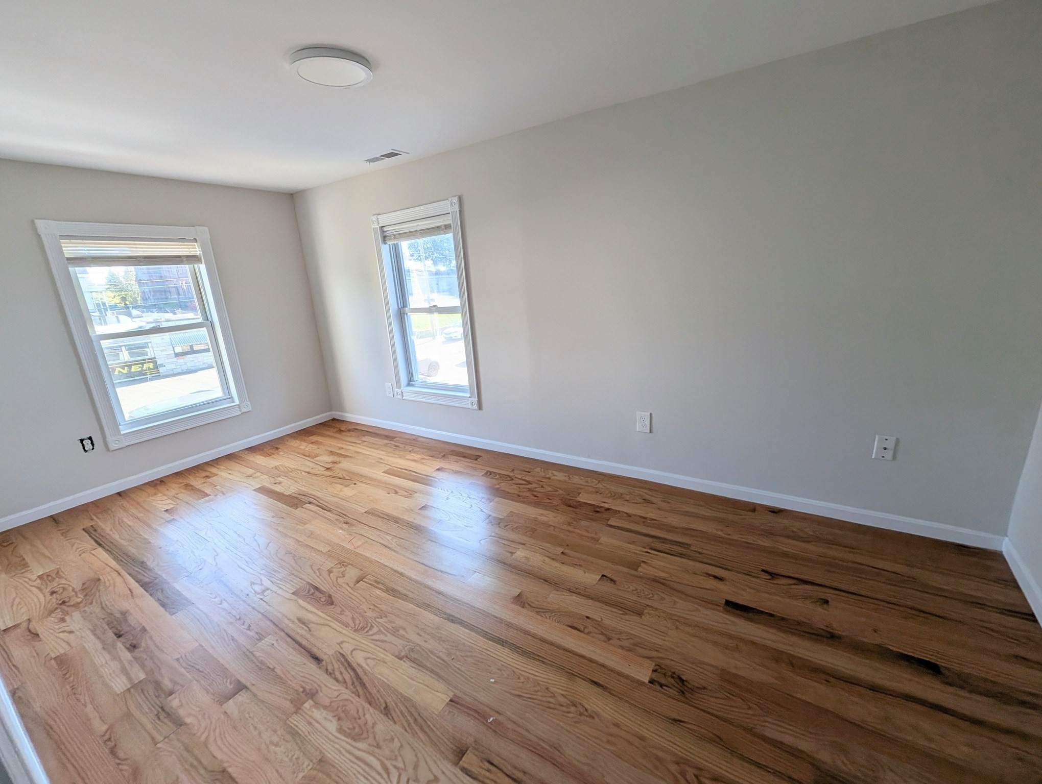 243 Appleton Street Lowell, MA 01852 - Photo 27 of 41 Gallery Image 27