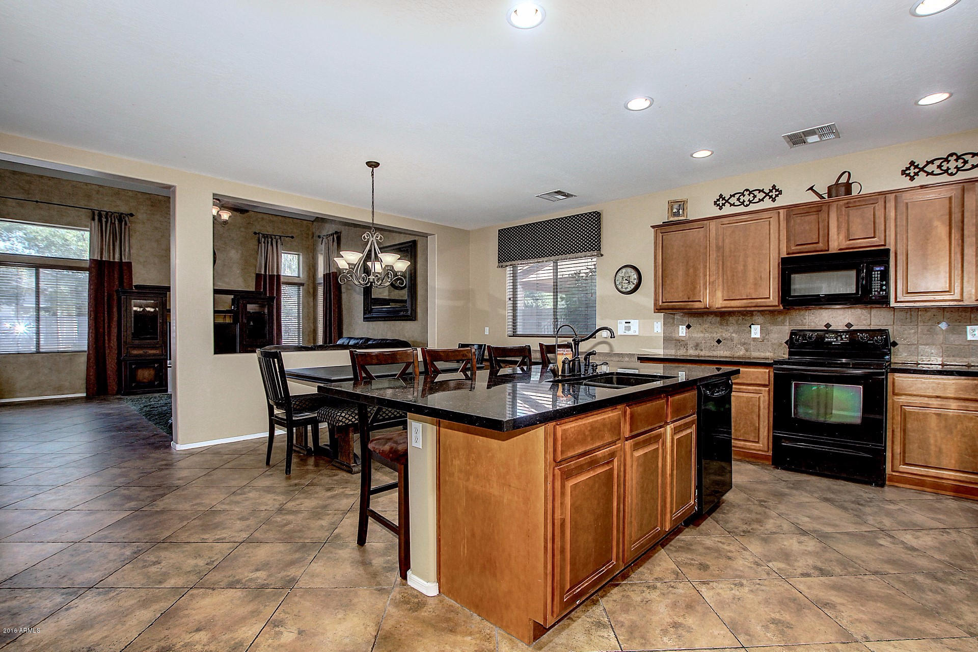 1344 East Walnut Road Gilbert, AZ 85298 - Photo 6 of 43 kitchen
