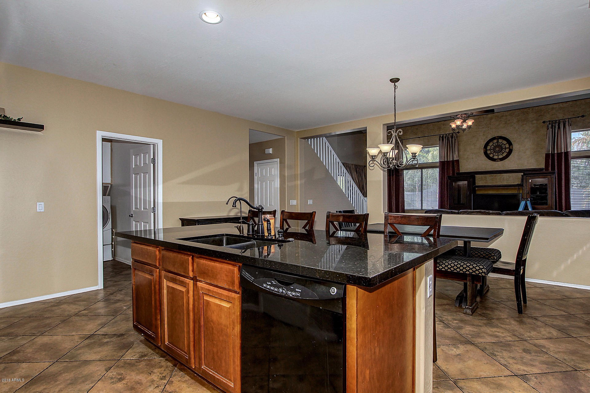 1344 East Walnut Road Gilbert, AZ 85298 - Photo 10 of 43 kitchen