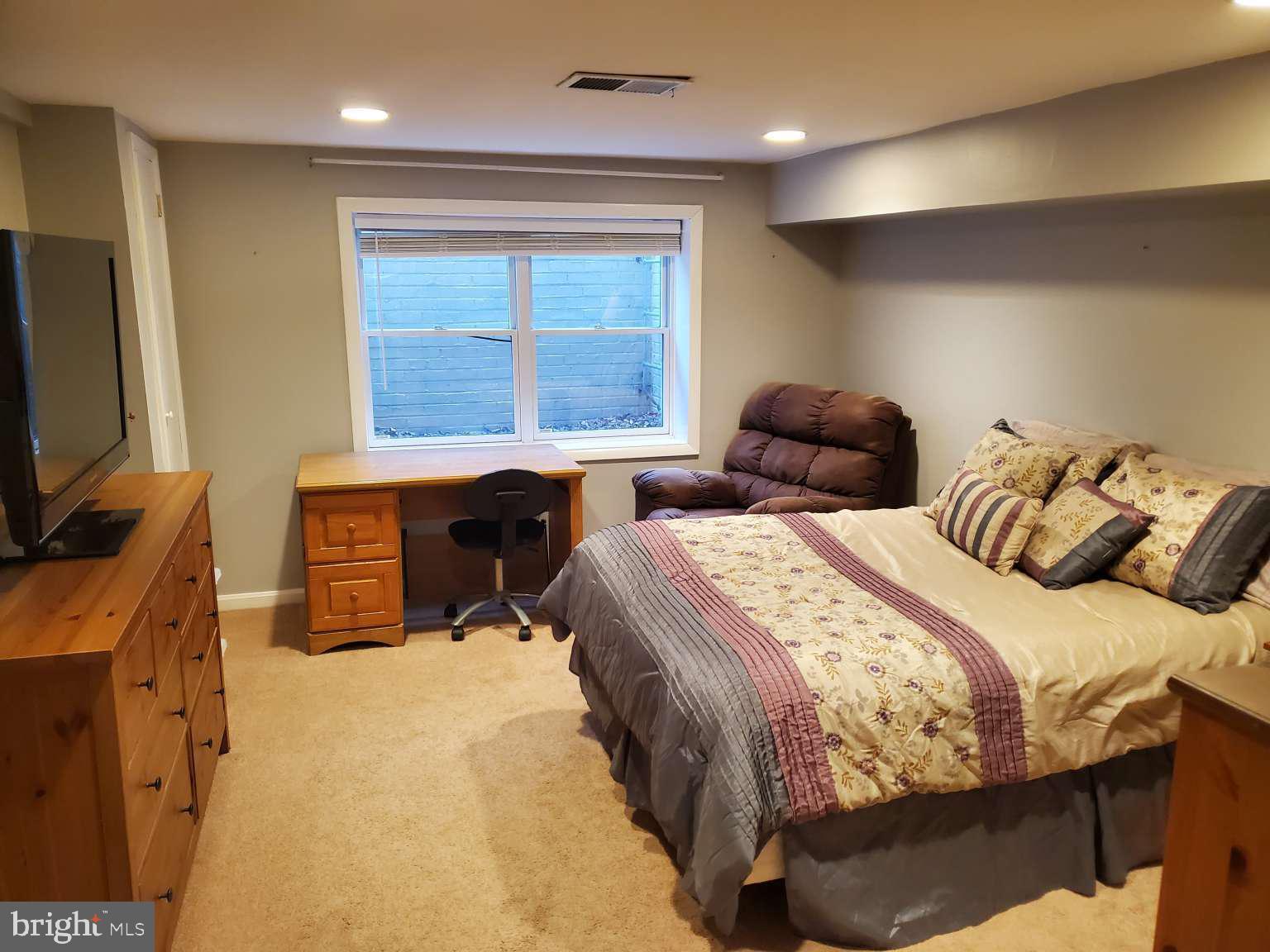 5802 Anniston Road Bethesda, MD 20817 - Photo 22 of 25 Gallery Image 22