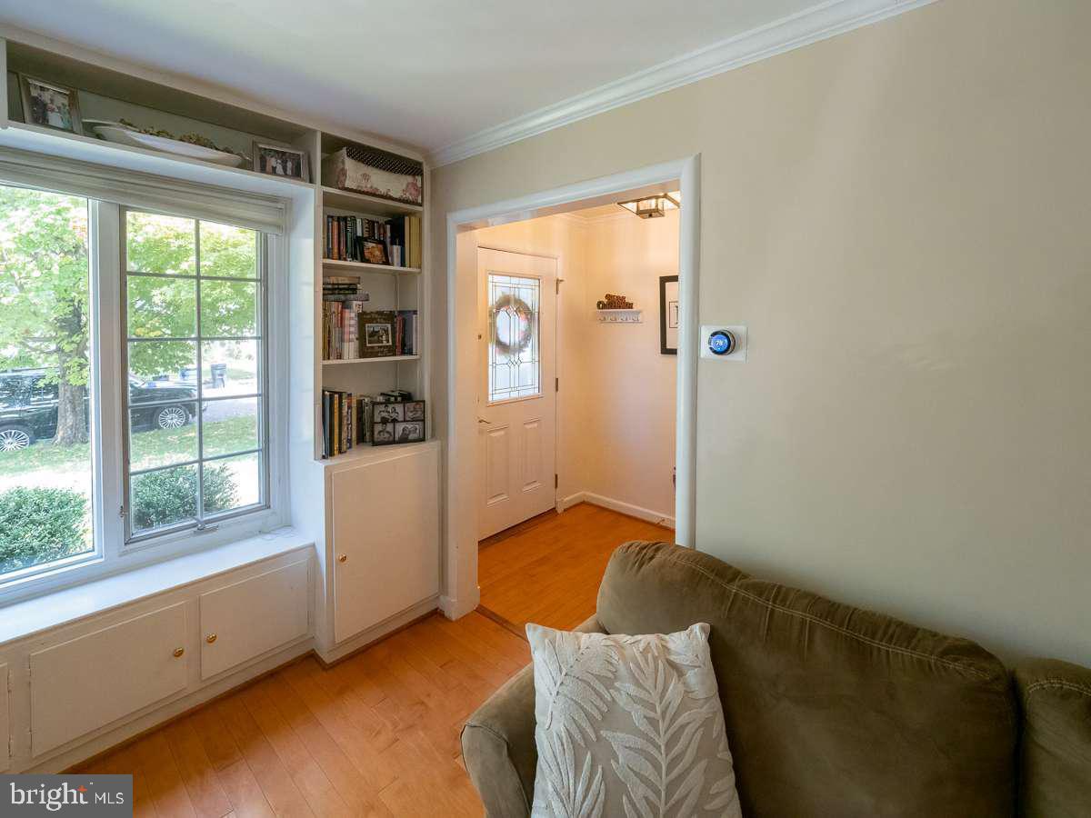 5802 Anniston Road Bethesda, MD 20817 - Photo 5 of 25 Gallery Image 5