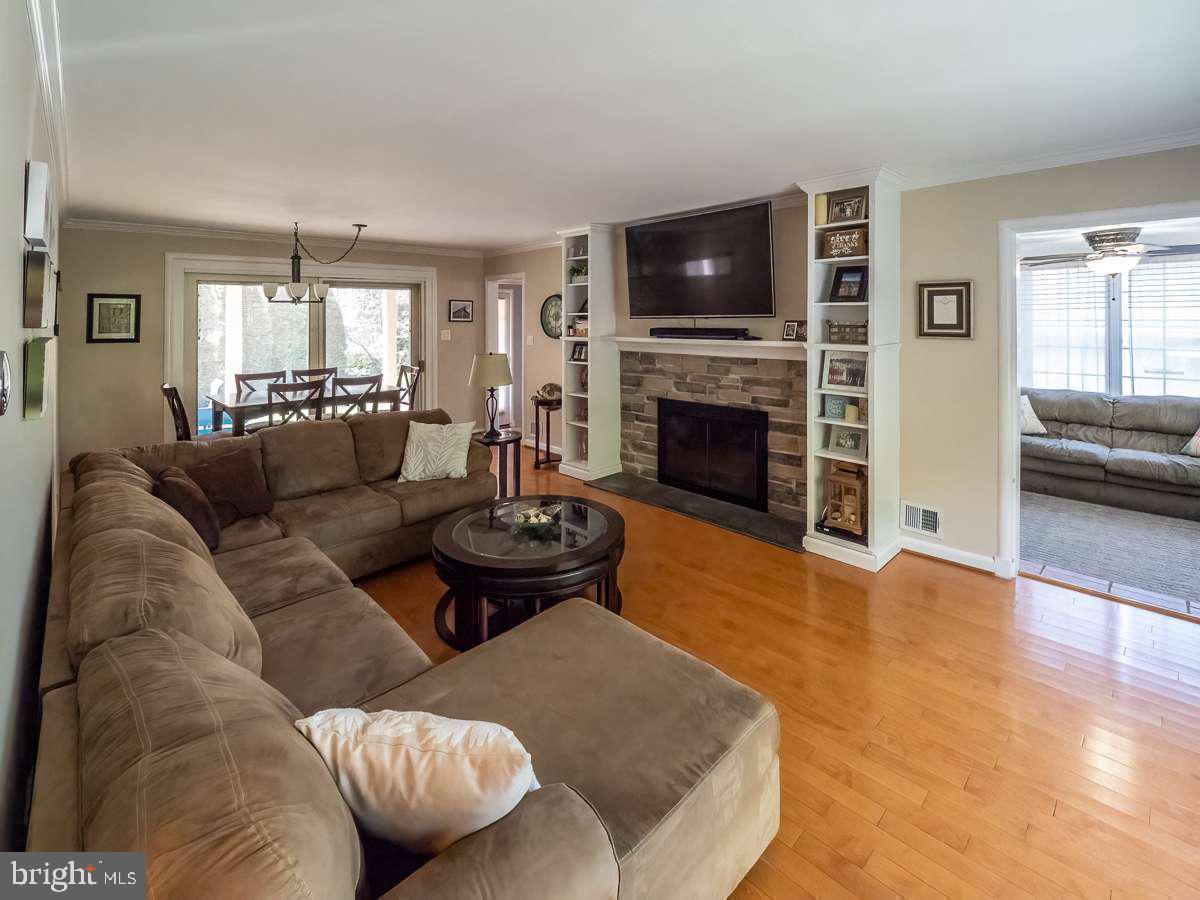 5802 Anniston Road Bethesda, MD 20817 - Photo 6 of 25 Gallery Image 6