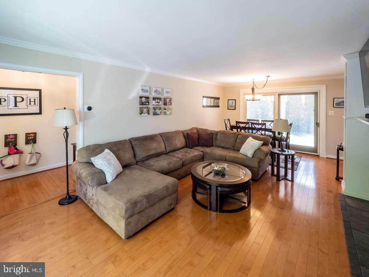 5802 Anniston Road Bethesda, MD 20817 - Photo 7 of 25 Gallery Image 7