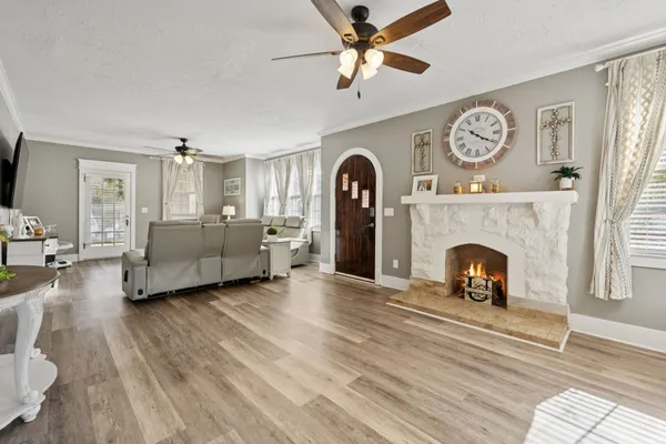 $324,900 | 111 Oak Grove Road, Red Boiling Springs, TN 37150