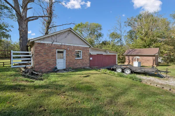 $324,900 | 111 Oak Grove Road, Red Boiling Springs, TN 37150