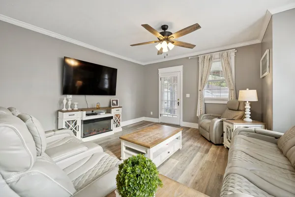 $324,900 | 111 Oak Grove Road, Red Boiling Springs, TN 37150