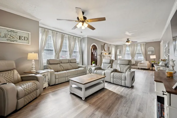 $324,900 | 111 Oak Grove Road, Red Boiling Springs, TN 37150