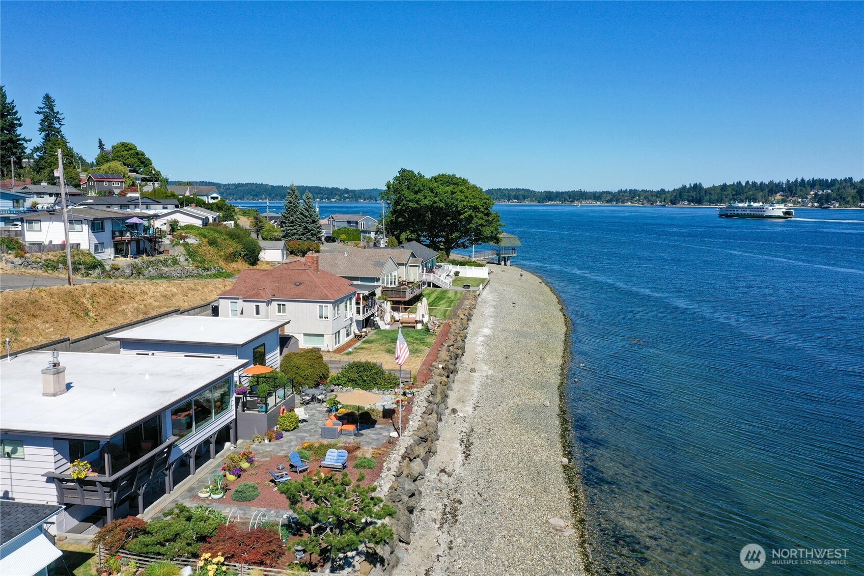 711 Shore Drive Bremerton, WA 98310 - Photo 3 of 40